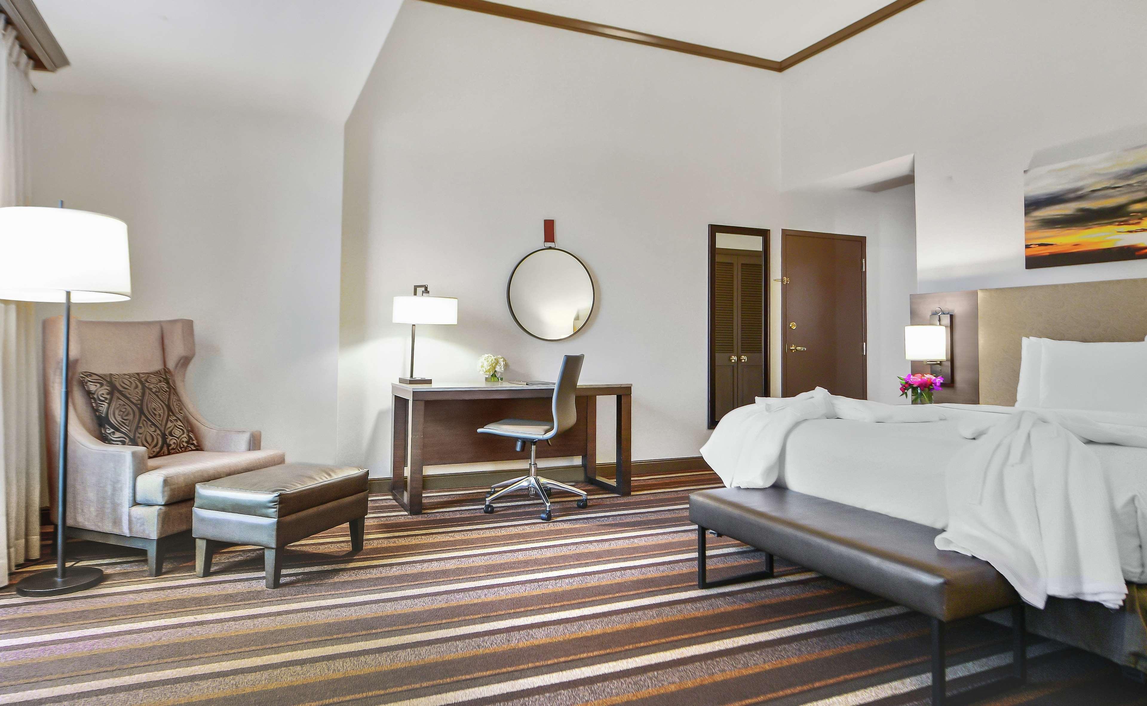 Hilton Dallas-Park Cities Экстерьер фото