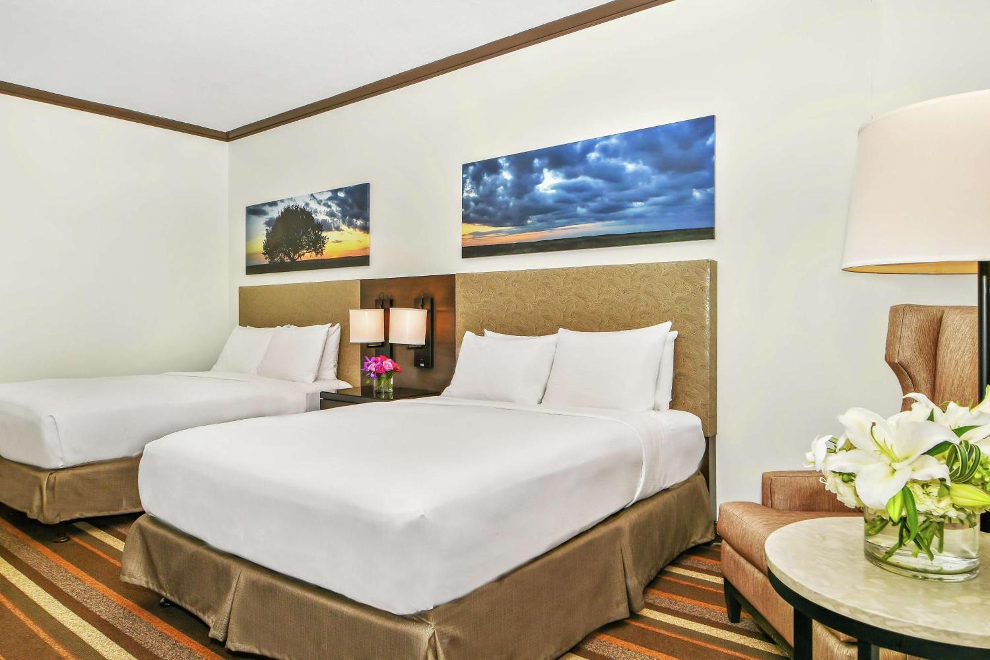 Hilton Dallas-Park Cities Экстерьер фото