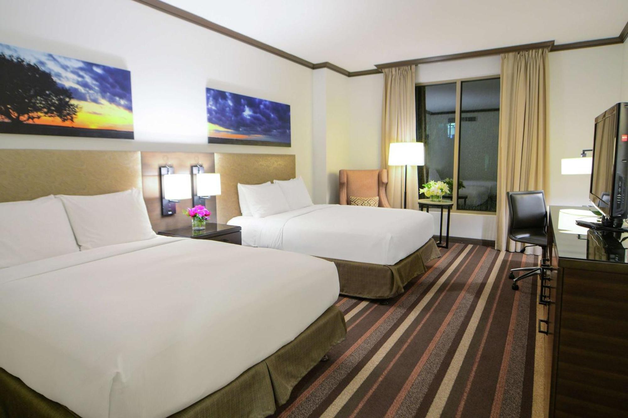 Hilton Dallas-Park Cities Экстерьер фото