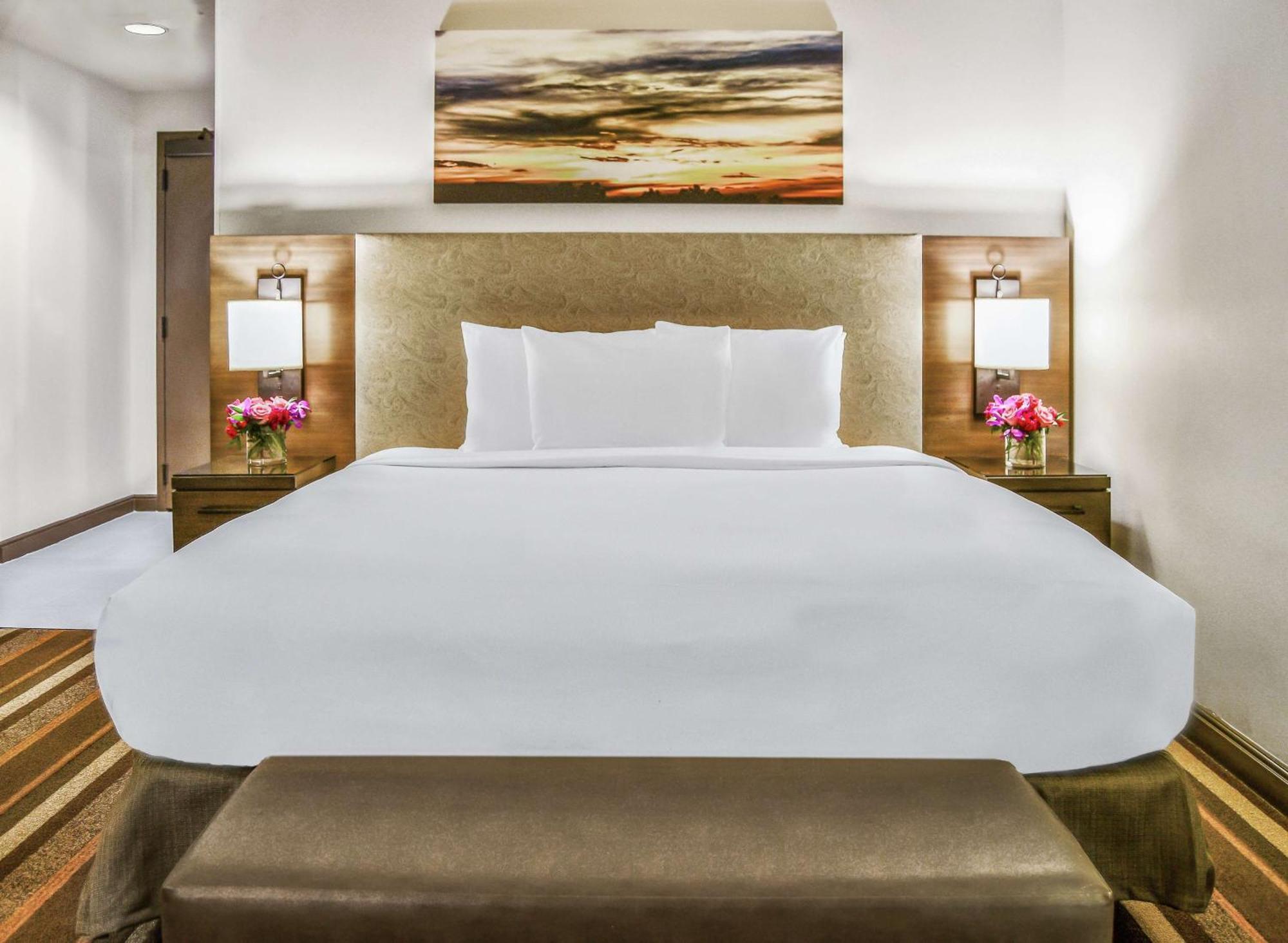Hilton Dallas-Park Cities Экстерьер фото