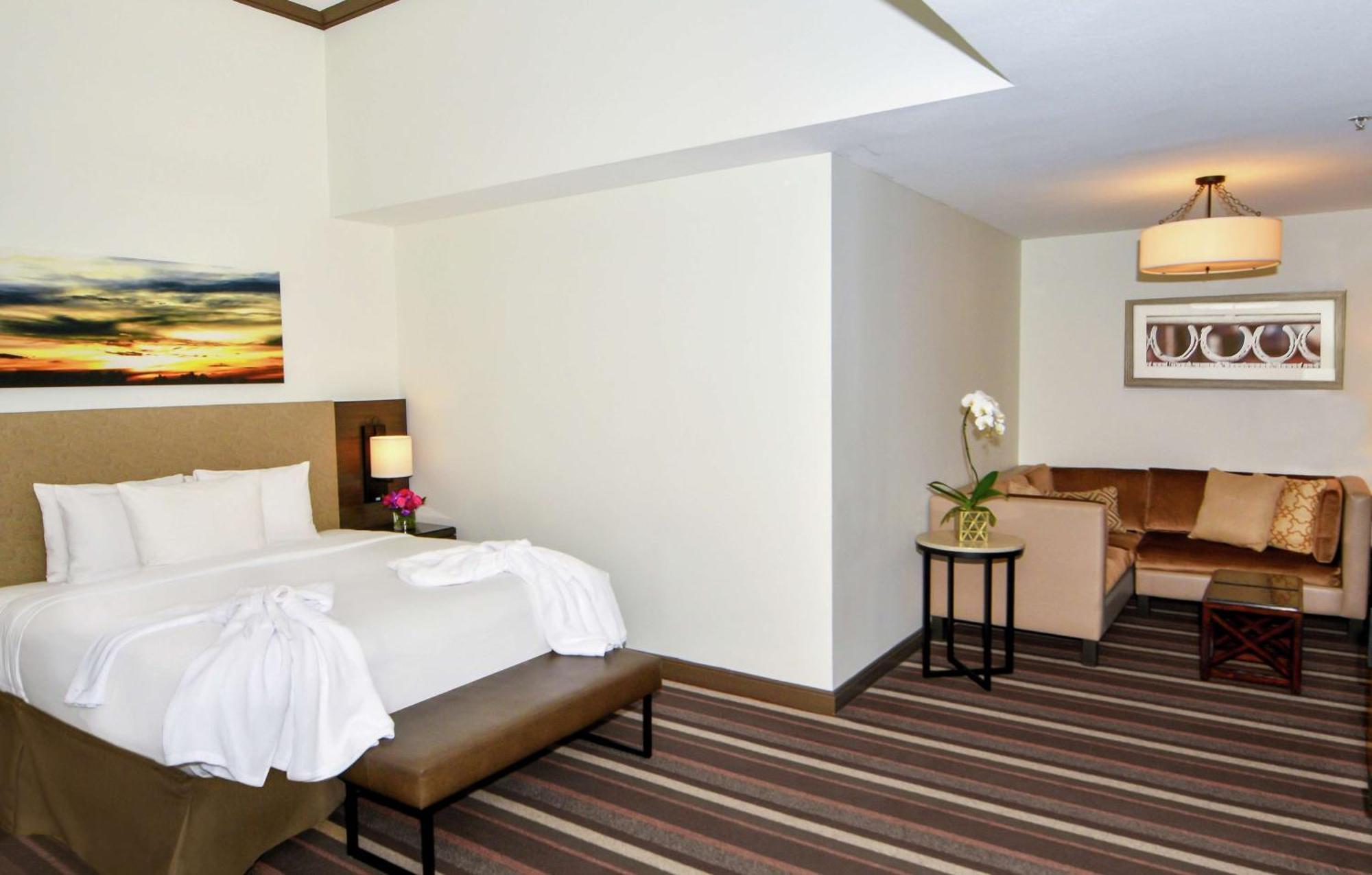 Hilton Dallas-Park Cities Экстерьер фото