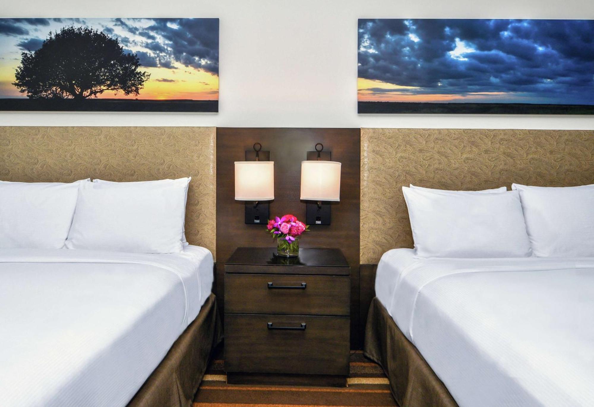 Hilton Dallas-Park Cities Экстерьер фото